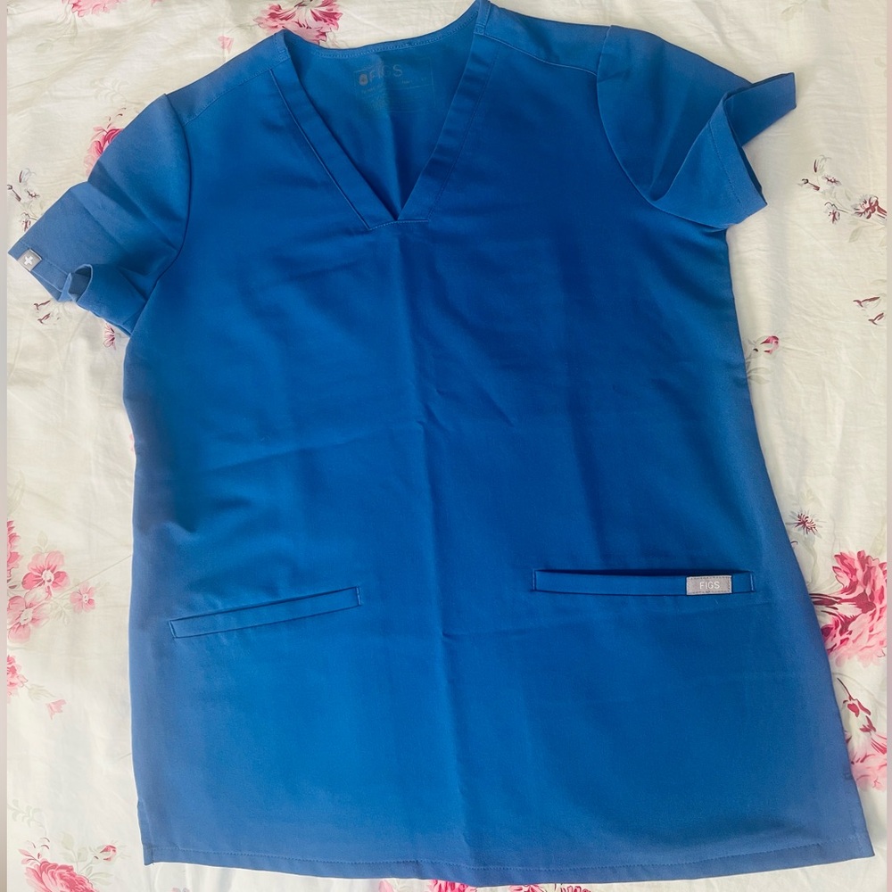Excellent condition. 
Figs blue XS scrub set- casma scrub top and pants